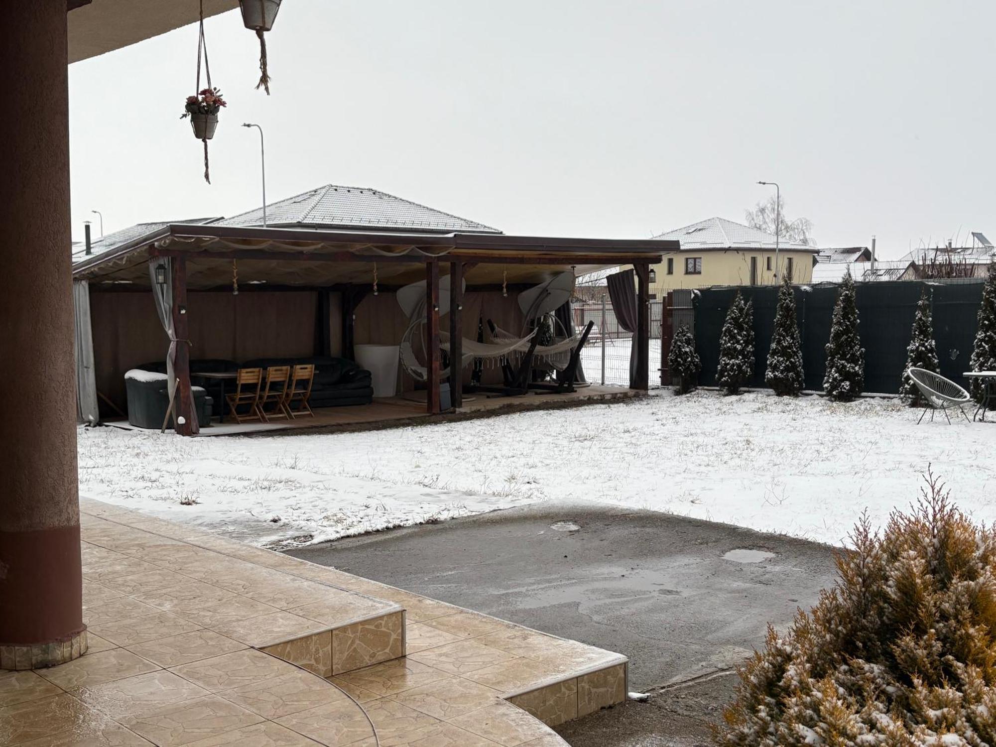 Vila Mik Guesthouse Săcele Buitenkant foto