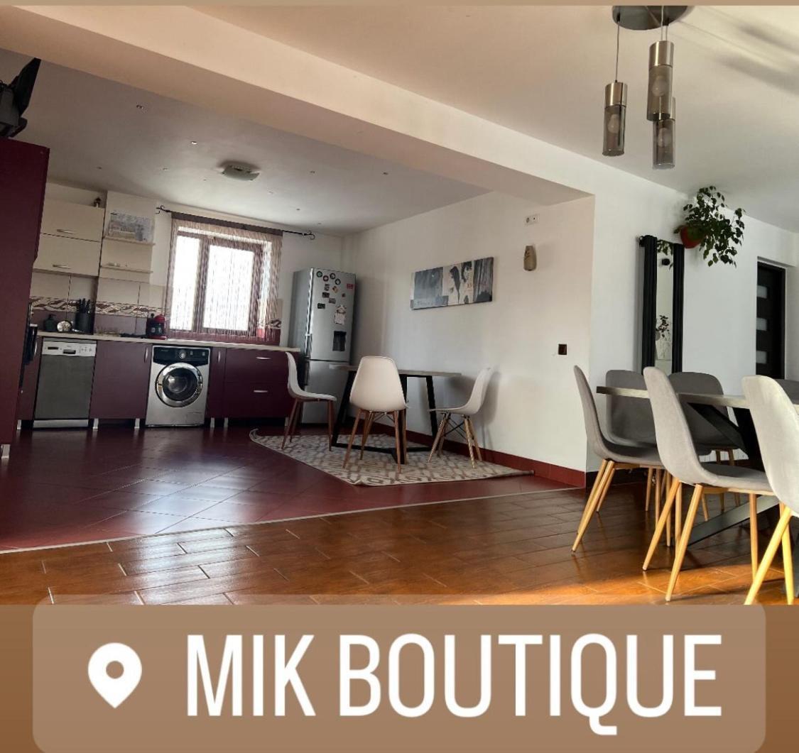 Vila Mik Guesthouse Săcele Buitenkant foto
